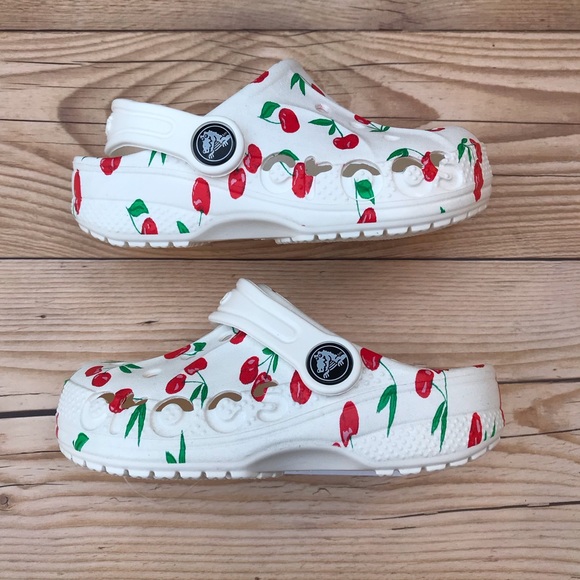 Crocs Baya Graphic Clog - Picture 13 of 16